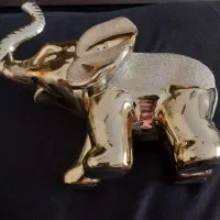 مجسمه و گلدان طلایی|مجسمه، تندیس، ماکت|تهران, جنتآباد جنوبی|دیوار