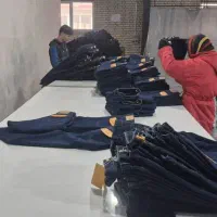 به تعدادی وسط کار خانم و اقا نیازمندیم