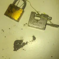 چندتا چاقو|کلکسیون اشیاء عتیقه|قم, قلعه کامکار|دیوار