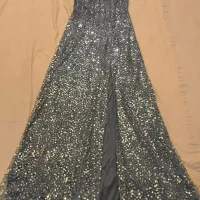 تعداد مجلسی و مانتو به فروش می‌رسد
