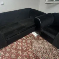 دو عدد مبل ۳ نفره و تک نفره یک تومن