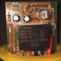 به یک همکار خانم جهت مونتاژ برد الکترونیک