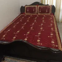 تخت و دراور چوبی