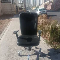 صندلی مدیریتی در حد نو