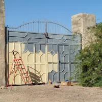 نقاشی ساختمان و درب و پنجره