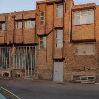 فروشی، منزل 3 طبقه و 4مغازه|فروش خانه و ویلا|اصفهان, سنجوانمره|دیوار