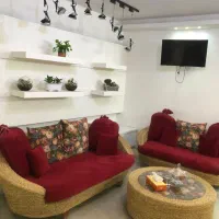 فروش اینه .سرشور.مبل حصیری.صندلی کوتاهی.میزناخن|آرایشگاه و سالن‌های زیبایی|اصفهان, جلفا|دیوار