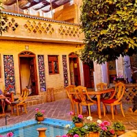 ویلایی250متر/چهارراه ورزش/حاشیه اصلی شریعتی/دوکله