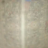 فرش گردویی سالم وتمیز  یکی به اندازه یک سکه سوخته