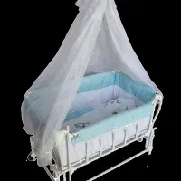 تخت کنار مادر سودا