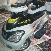 ماشین اسباب بازی چهار چرخ