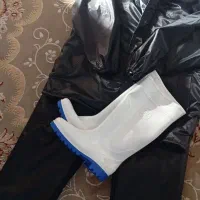 فروش یک عدد چکمه و بادگیر