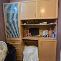 میز کار و کتابخانه