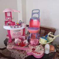 تعدادی اسباب بازی توافقی به فروش میرسد