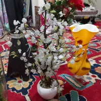 گل مصنوعی و گلدان