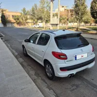 207سقف شیشه 1401|خودرو سواری و وانت|شاهین‌شهر, فردوسی|دیوار