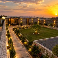 300مترزمین-120متربناچهاردیواری-استخردار-سنددار