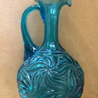 تنگ شیشه ای قدیمی