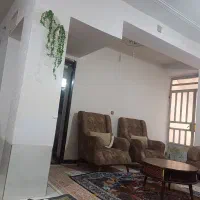 ویلایی-در-از-ساختمان-بازسازی-شده