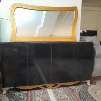 کنسول مشکی طلایی