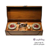 جعبه چوبی زعفران با دو خاتم و قوری و هاون کد 06