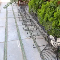 صندلی و میز آهنی