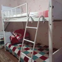 تخت خواب دو طبقه تمیز و سالم بفروش می رسد