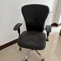 صندلی نو کاملا سالم