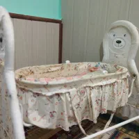 گهواره کودک سالم