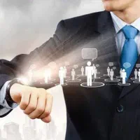 مدیر اجرایی و مدیر داخلی هستم