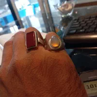دوتا انگشتر کهنه