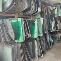 شیشه اتومبیل قائم