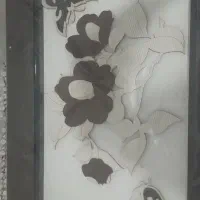 میز جلوی مبل رنگ قهوه‌ای سوخته