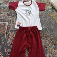 سلام یه دونه ست دوتا تیشرت هستن