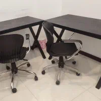 دو عدد میز و دو عدد صندلی