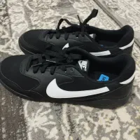 کتونی نایک نو|کیف، کفش، کمربند|اندیشه, اندیشه فاز ۱|دیوار