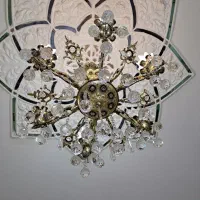 لوستر|لوستر و چراغ آویز|قم, چهل درخت‎|دیوار