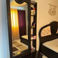 تخت دونفره به همراه  آینه