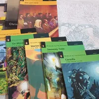 کتاب استوری زبان انگلیسی و دیکشنری