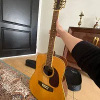 گیتار هافنر کاملا سالم و تمیز