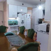 خیابان سرزمین/85متر/2خواب/فول امکانات/نورگیر جنوبی