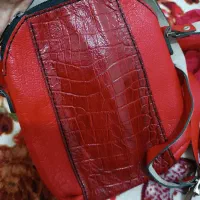 کتونی|کیف، کفش، کمربند|کن, |دیوار