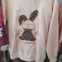 فروشنده خانم پوشاک