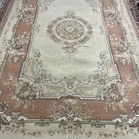 یک جفت فرش ماشینی کارکرده یکی کاملا سالم