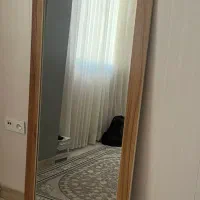 آینه قدی و میز ناهارخوری