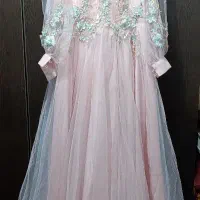 دو عدد لباس مجلسی|لباس|اقبالیه, |دیوار