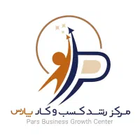 راننده نیسان با ماشین