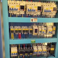 مونتاژ نصب و عیب یابی تابلو برق صنعتی