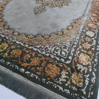 1عدد قالیچه و دو عدد دم دری گل برجسته تمیز