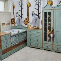 دکوراسیون اتاق کودک سیسمونی و تخت و کمد